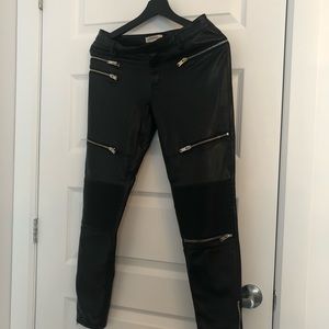 Faux leather leggings with zippers